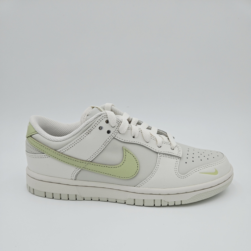 Women's NIKE DUNK LOW Phantom/Light Bone-Olive IB3484-001